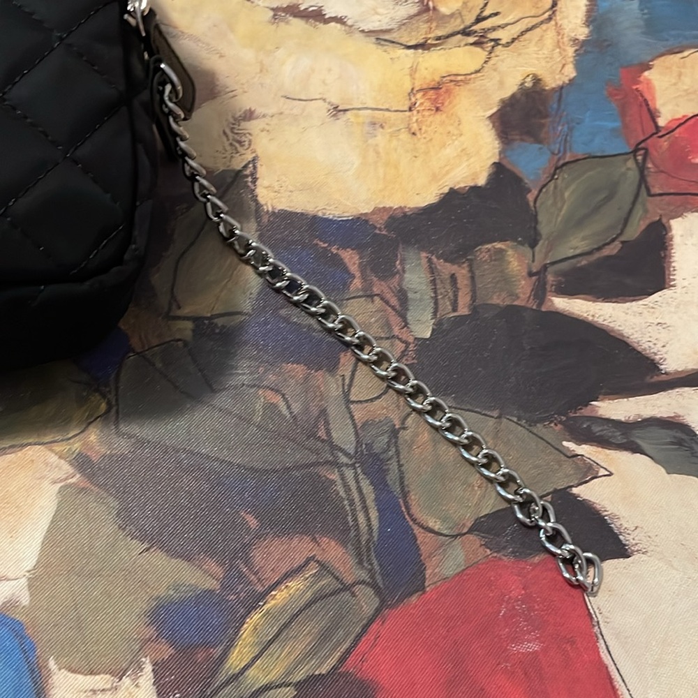 Guess Purse - Picture 4 of 5